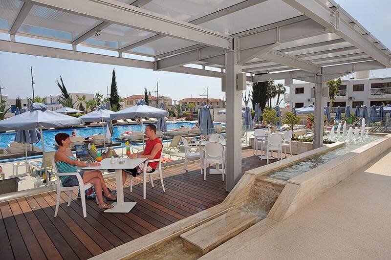 nestor hotel deck restaurant
