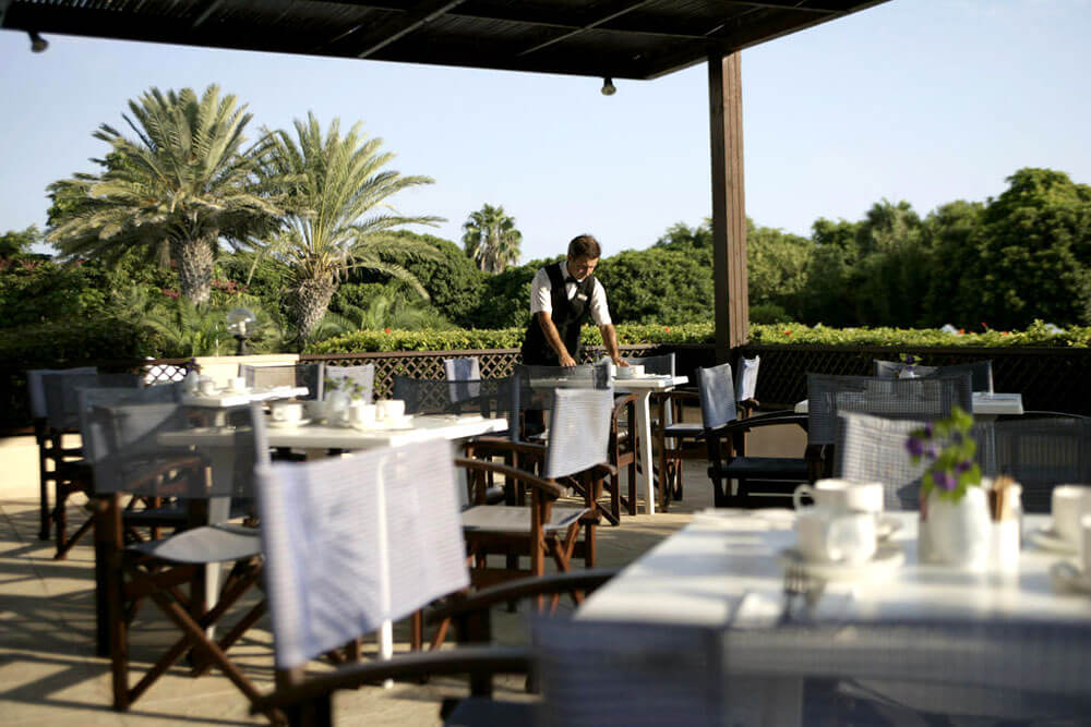 avanti hotel paphos outdoor restaurant