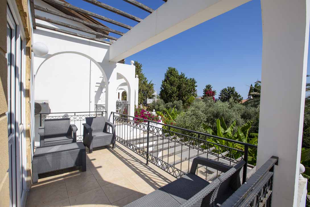 bunglow terrace sitting altinkaya holiday kyrenia