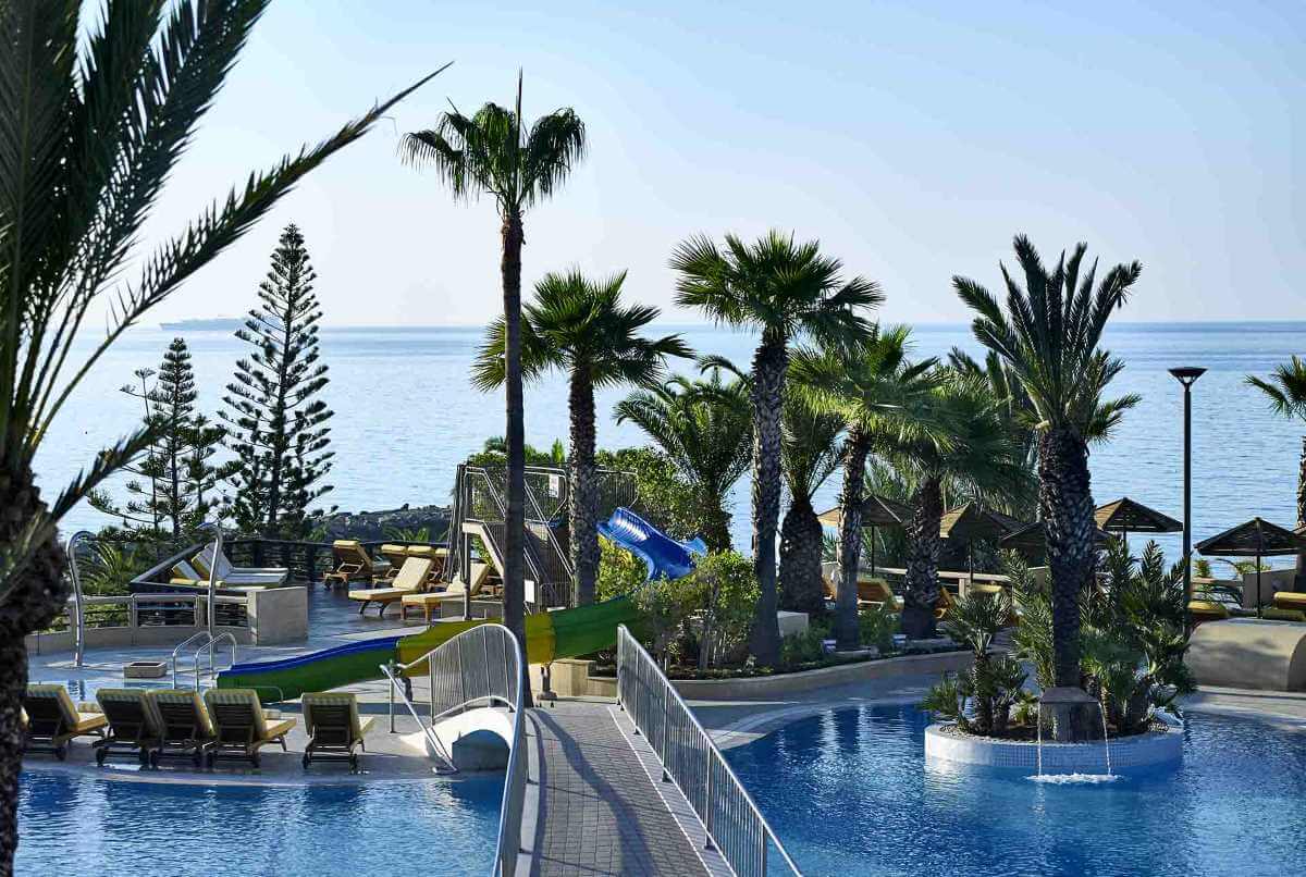 four seasons aqua pool