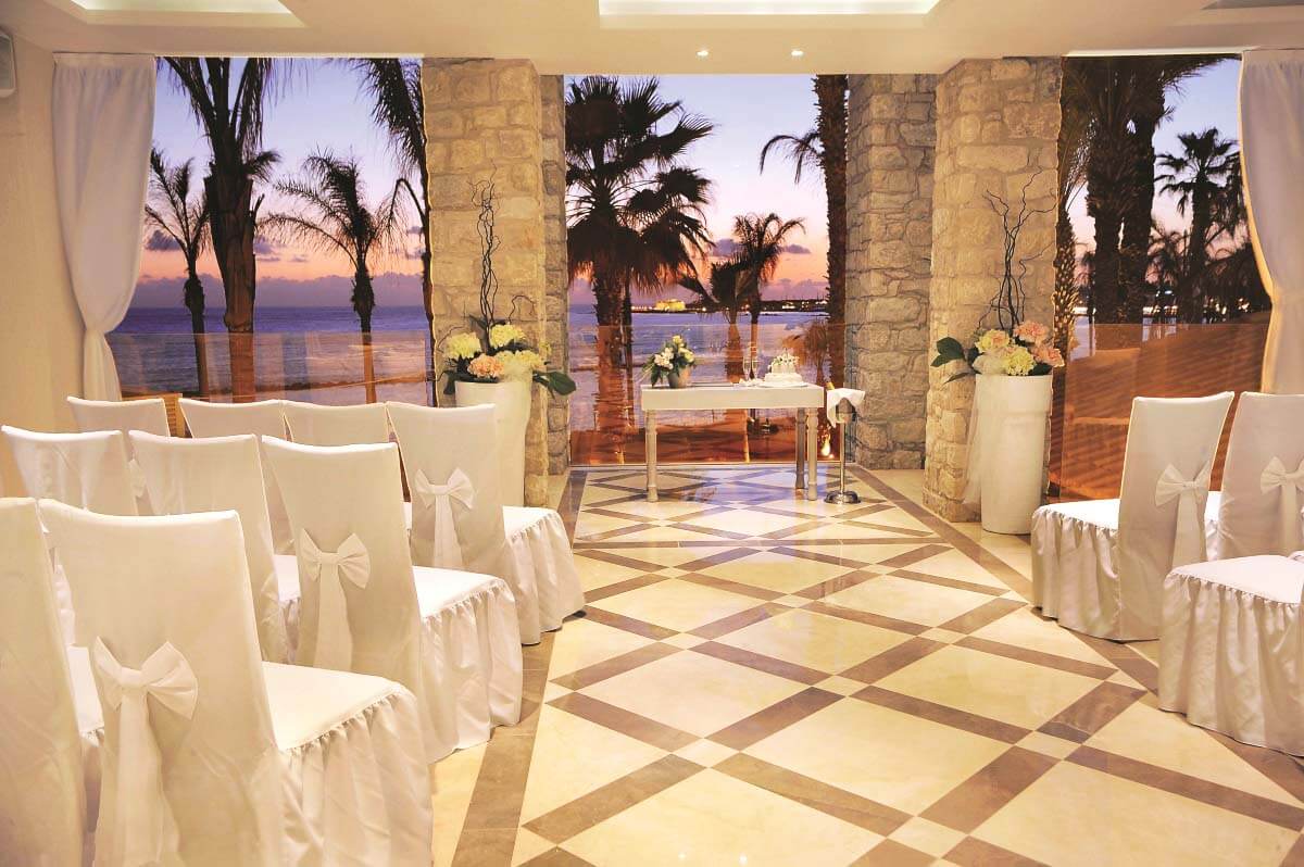 alexander beach hotel wedding set
