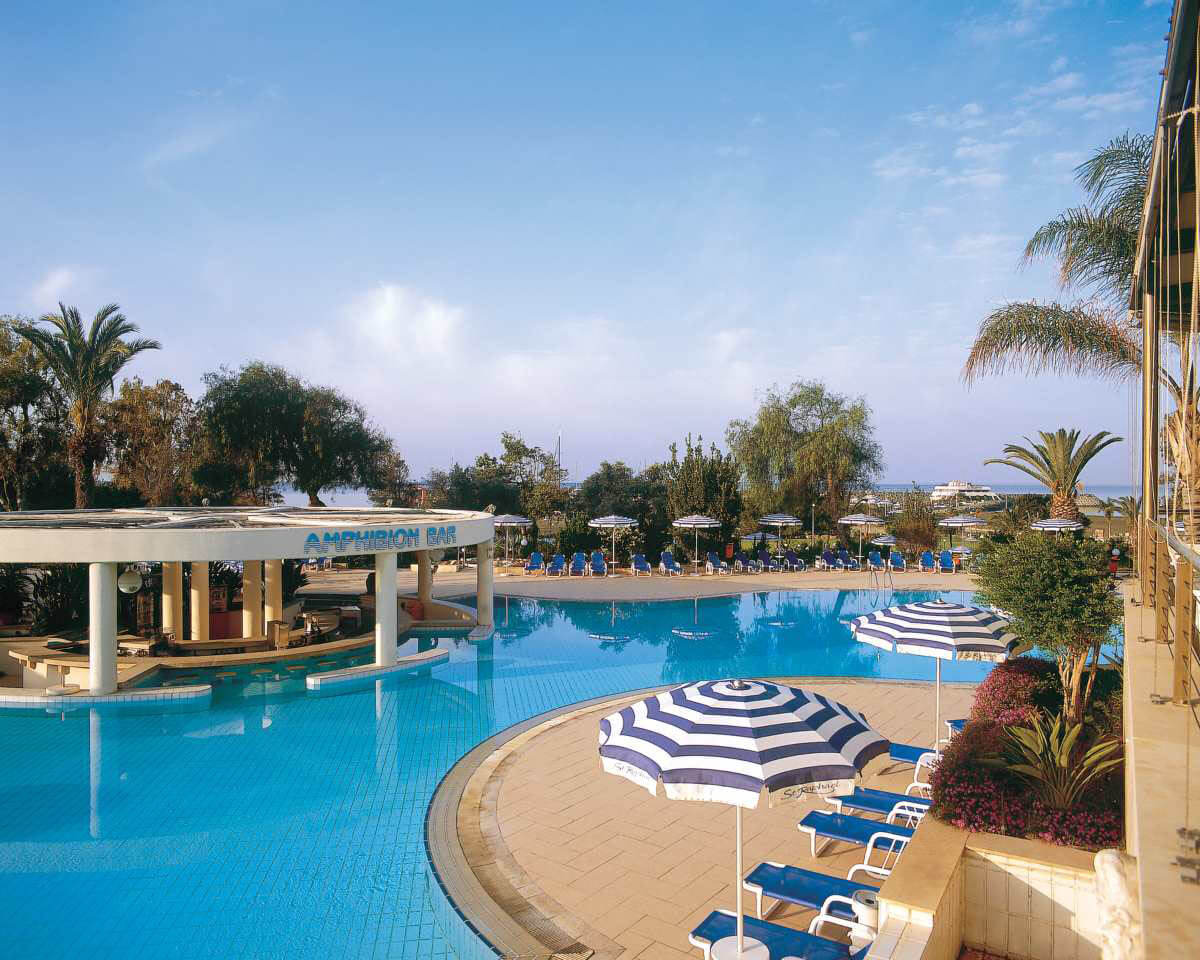 st.raphael hotel amphibion bar