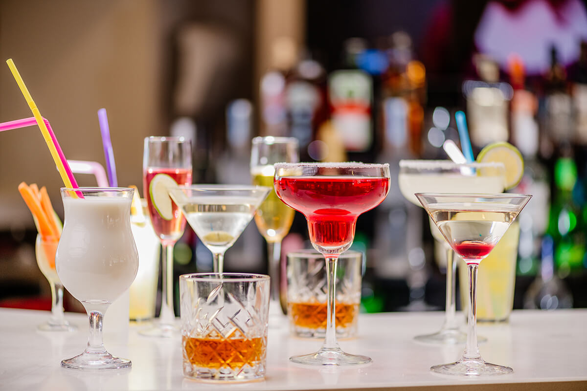 18 olivia palm hotel bar drinks