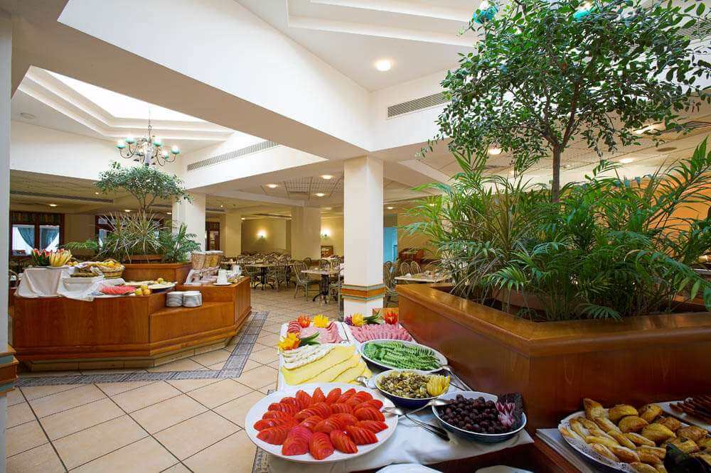 aloe hotel breakfast meal