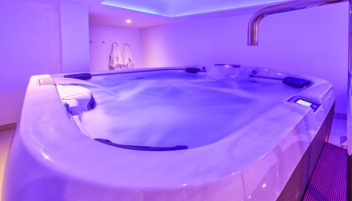 asterias hotel jacuzzi