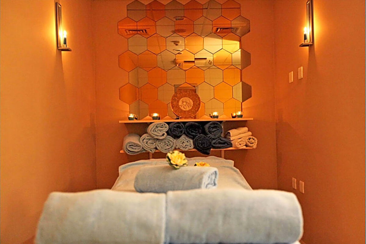 22-Poseidonia Beach Hotel Massage Room