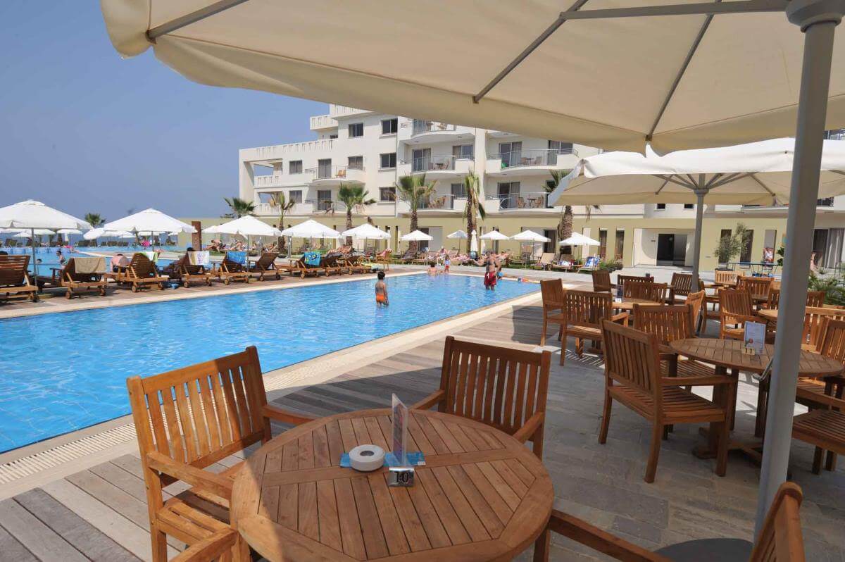 capital coast resort poolside cafe