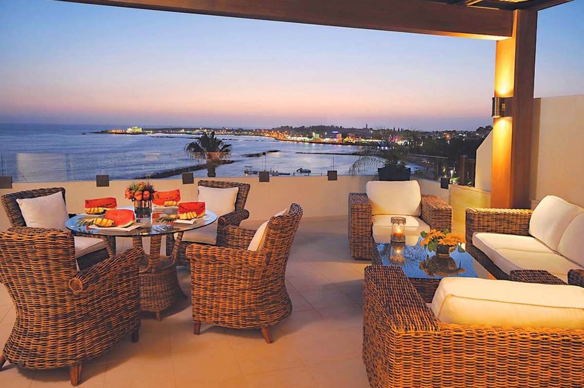 alexander beach hotel castle view