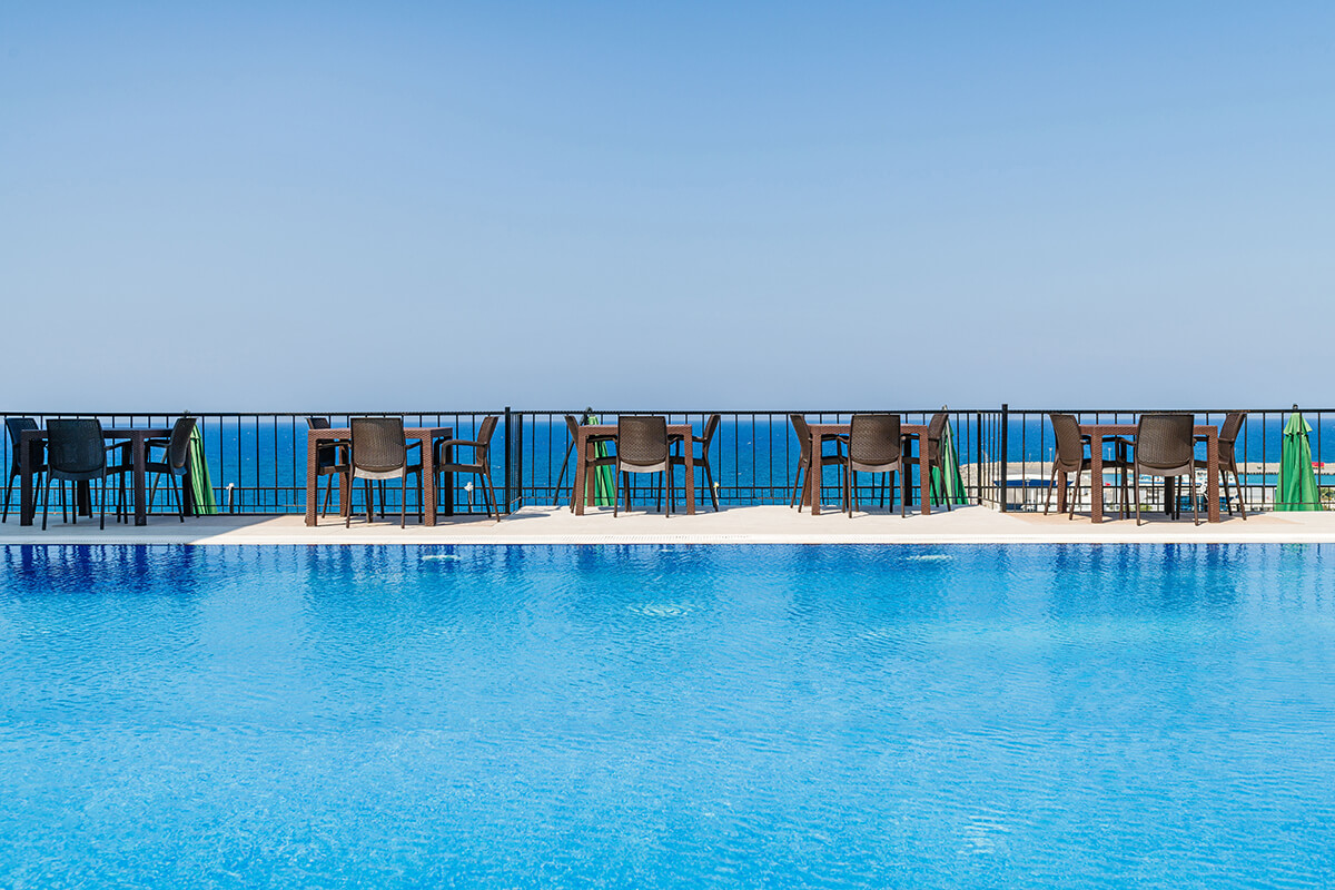 3 olivia palm hotel outdoor pool