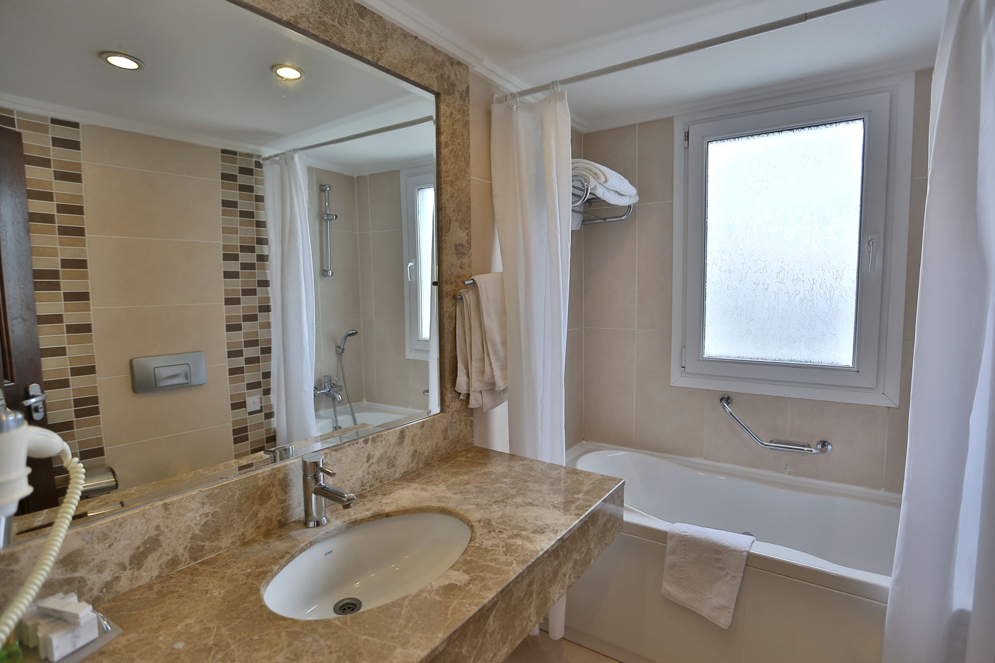 pia bella superior hotel bathroom