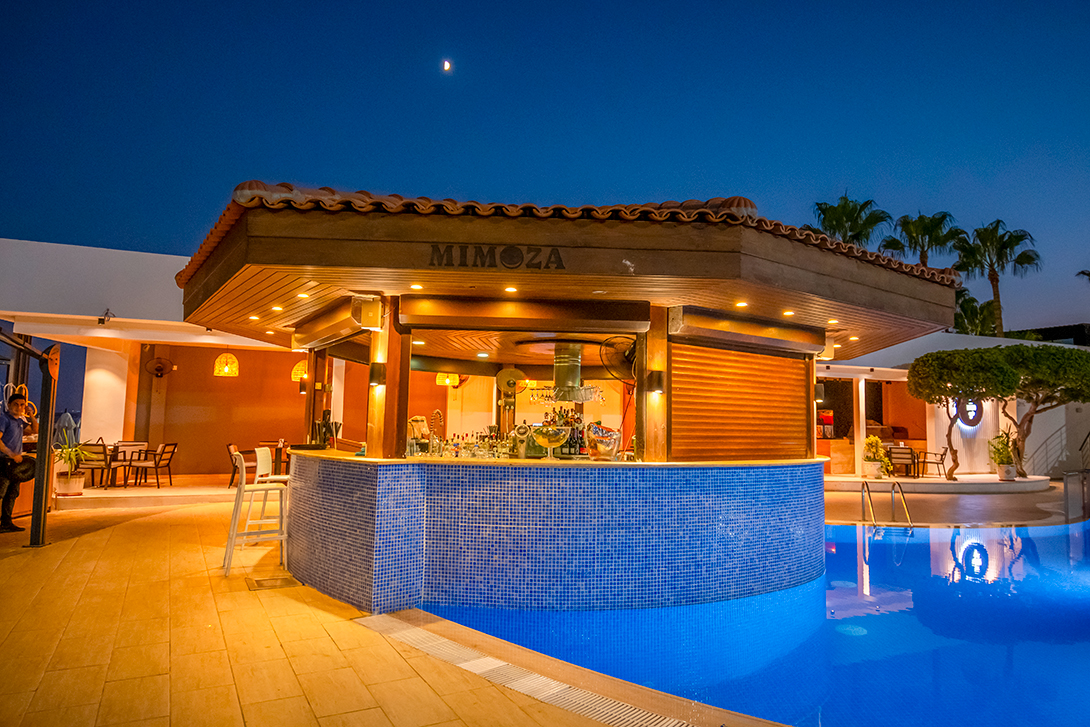 24-mimoza-hotel-pool-side-resturent-famagusta