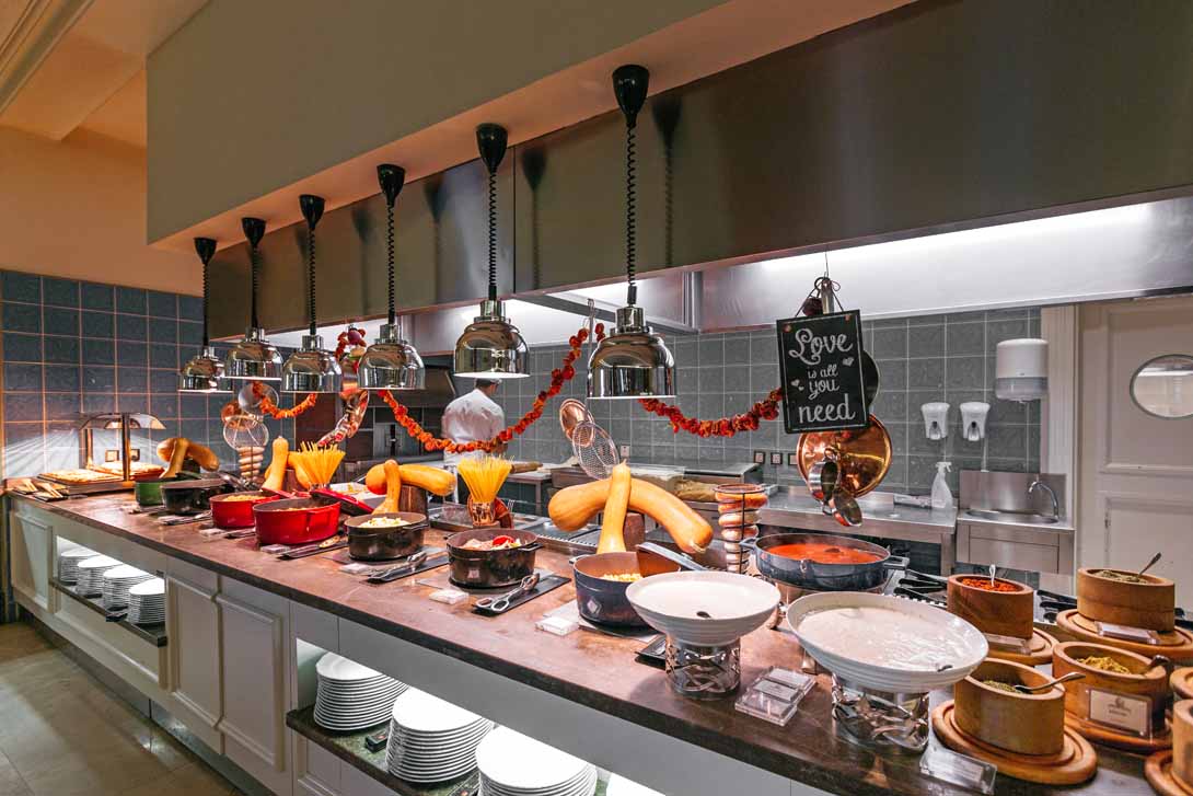 lords palace buffet kyrenia