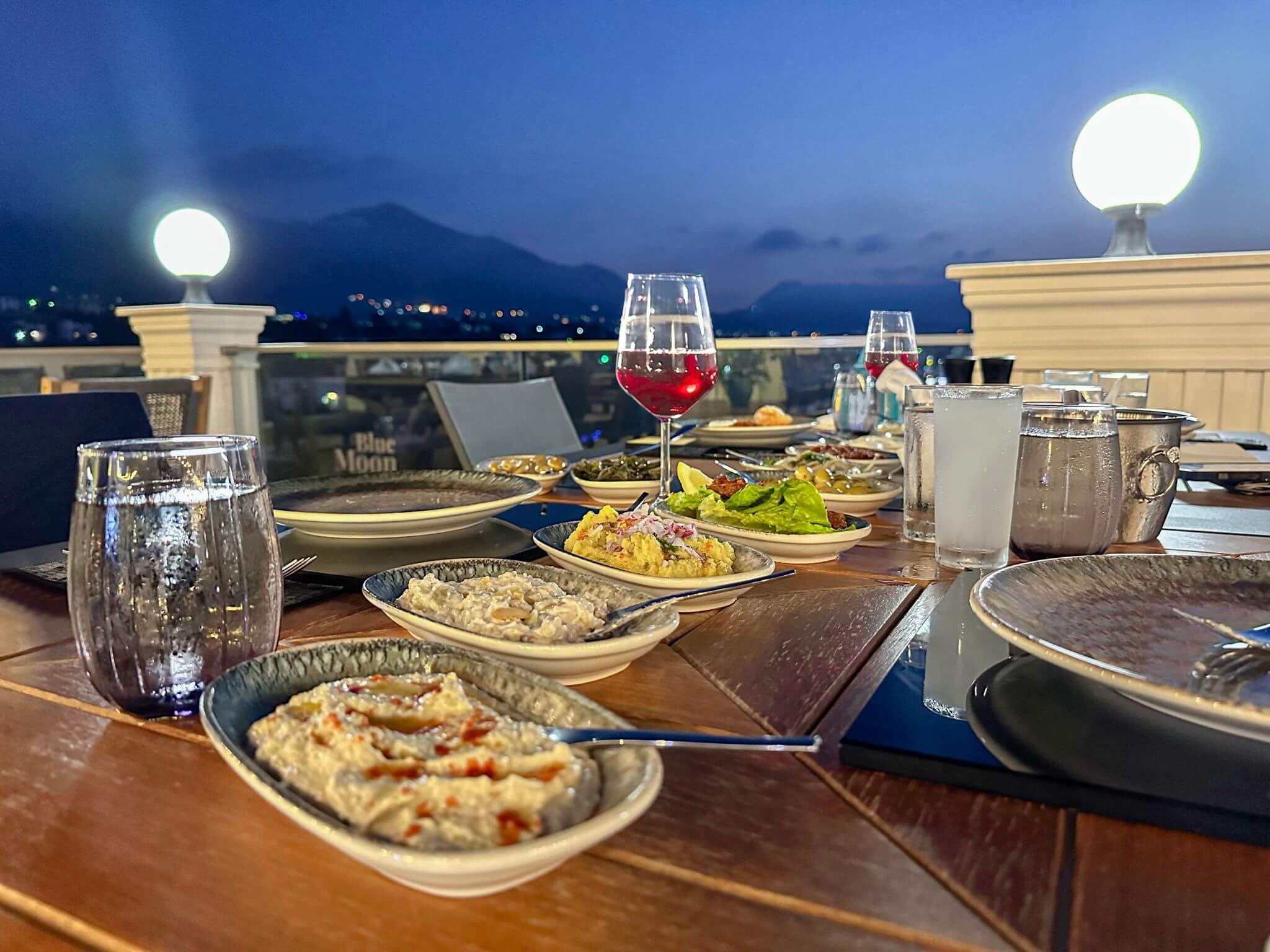 40 mc palace restaurent dinner kyrenia
