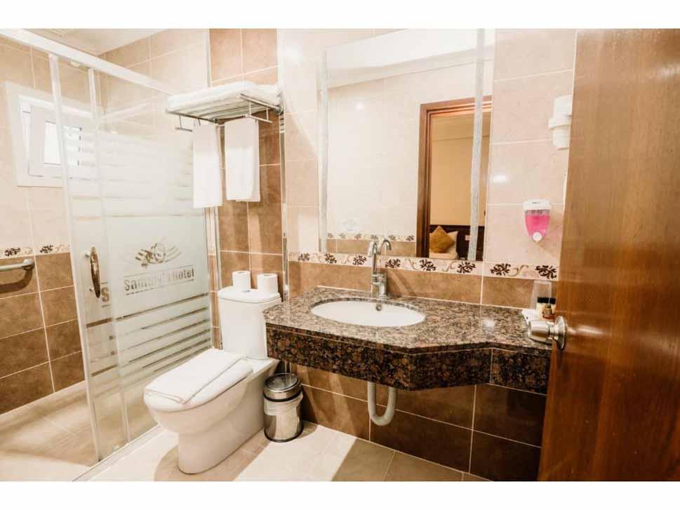hotel room bathroom sammys hotel kyrenia