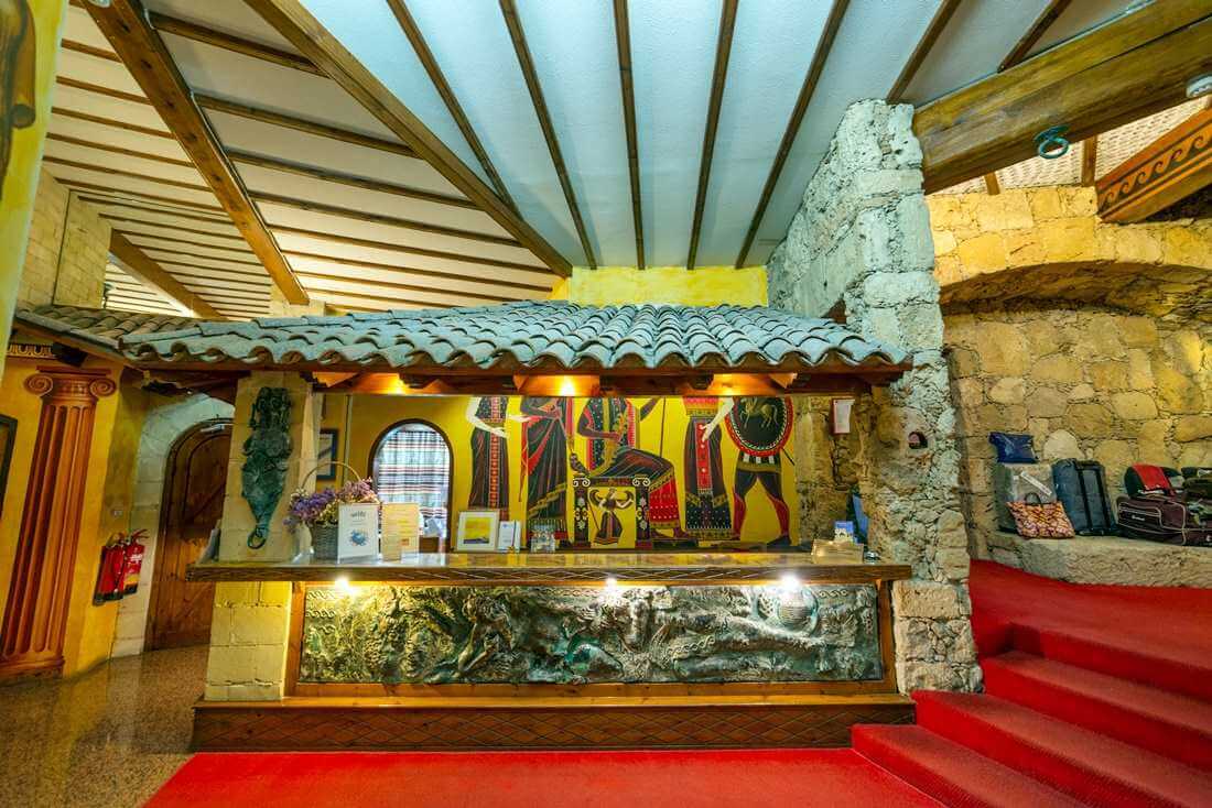 roman hotel reception