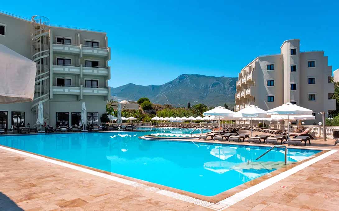 vuni palace pool view kyrenia
