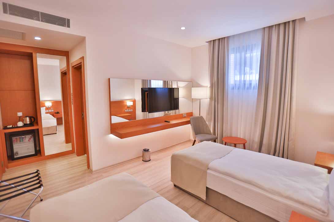 3 caddeminn standard twin room famagusta